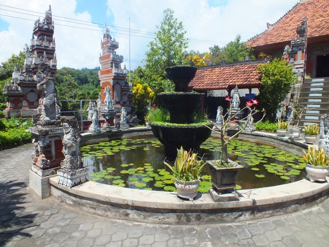 BALI - BUDDHIST TEMPLE - DENCARIK