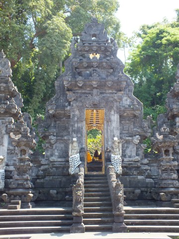 BALI - PURA GOA LAWAH