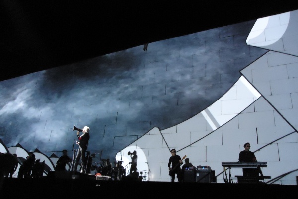 ROGER WATERS - THE WALL - Budapest 2013