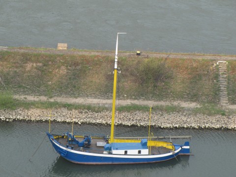 Rhein boat